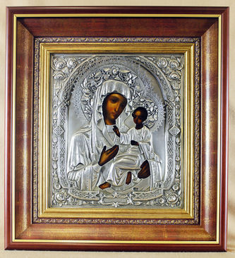 Старинная икона "Божья Матерь Тихвинская" в серебряном окладе