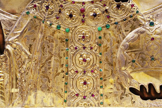 Старинная икона "Господь Вседержитель" в окладе с камнями - фото 3