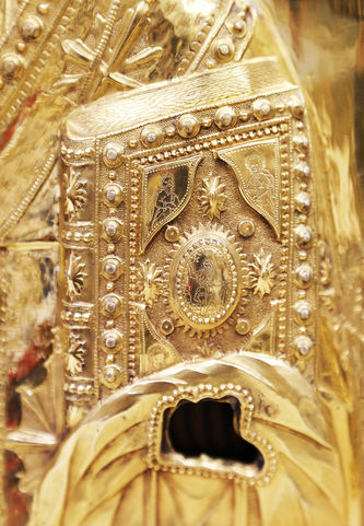 Старинная икона "Святой Николай Чудотворец" в серебряном окладе - фото 3