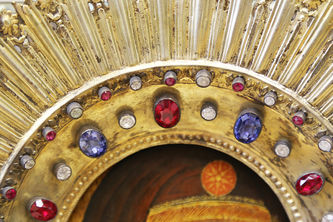 Большая старинная икона "Богоматерь Смоленско-Шуйская" в окладе с камнями и пальметтами - фото 4