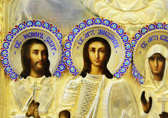 Старинная икона "Святые Иоанн Златоуст, архангел Михаил, мученица Клавдия, мученица Мария Магдалина" в окладе - фото 2