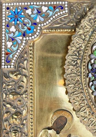 Старинная икона Николая Чудотворца в серебряном окладе с эмалью - фото 3