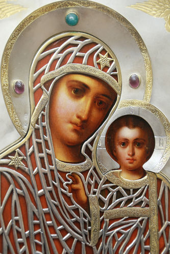 Мастер Смирнов Дмитрий Лукич
Старинная икона "Казанская Богоматерь" в окладе с камнями в стиле модерн - фото 2