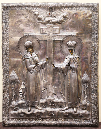 Старинная икона "Воздвижение Креста. Святые царица Елена и император Константин" в окладе