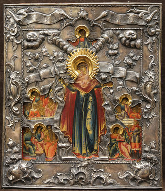 Старинная икона Богородицы "Всех скорбящих радость" в барочном окладе