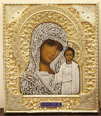 Фирма Курлюкова
Старинная икона "Казанская Богоматерь" в окладе с жемчугом