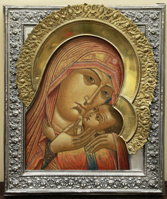 Старинная икона "Богоматерь Корсунская" в окладе с цветочным и плетёным орнаментом