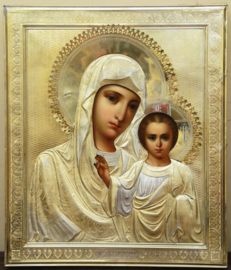 Старинная икона Казанской Божьей Матери в окладе
