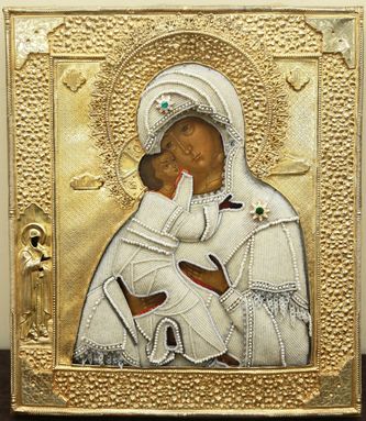 Мастер-ювелир Шелапутин Дмитрий Максимович
Старинная икона "Богоматерь Владимирская" в окладе с жемчужной ризой и камнями