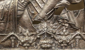 Старинная икона "Богоматерь Тихвинская" в пышном барочном окладе с вазонами - фото 2