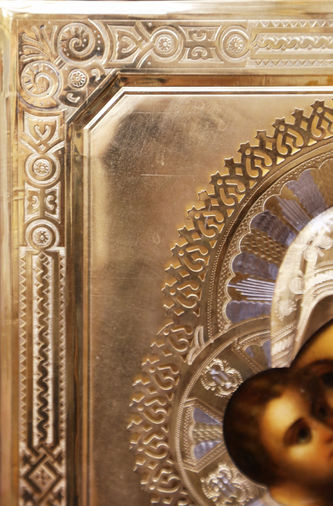 Старинная икона "Владимирская Богоматерь" в окладе в русском стиле - фото 4